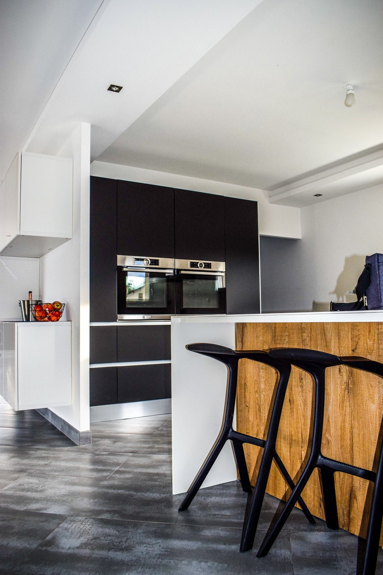 Kitchen & Dining