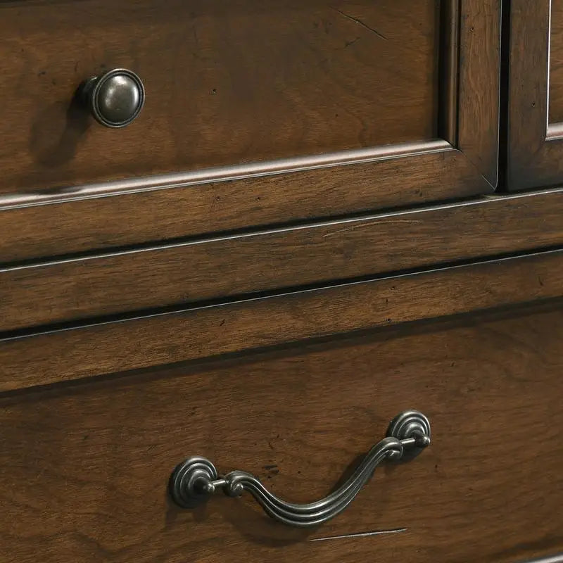 Traditional Wood Bedroom Set With Bed Dresser Nightstands And Chest