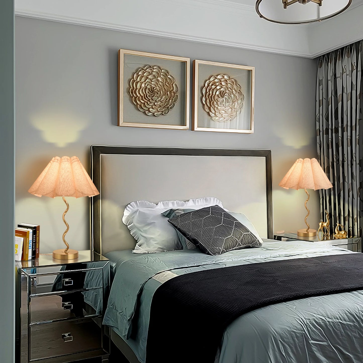Modern Scalloped Pleated Iron Table Lamp For Bedroom Decor